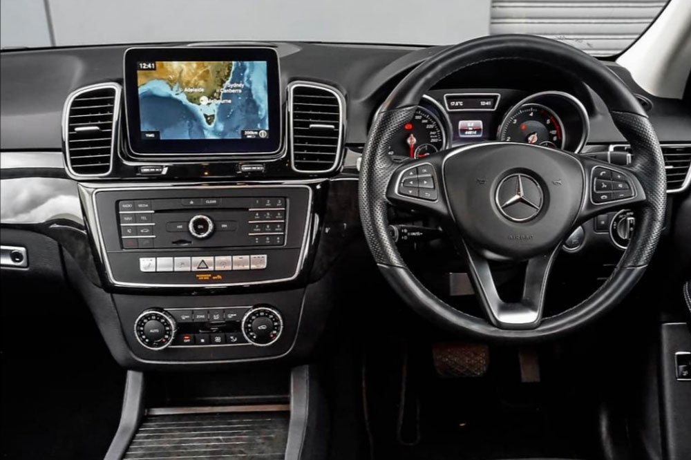 GLE350-Black-4